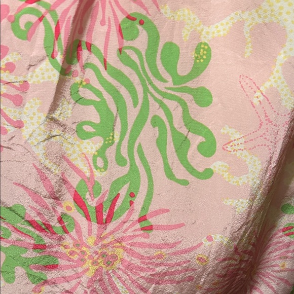 Beautiful Lilly Pulitzer Pink and Green Patterned Sleeveless top with sash - Picture 8 of 8